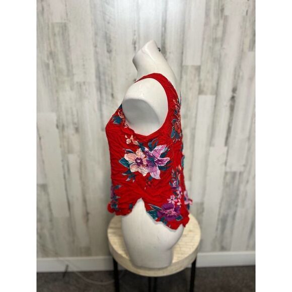 Red tank top - Picture 2 of 5